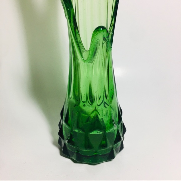 Green Stretched Glass Vase - Picture 2 of 5